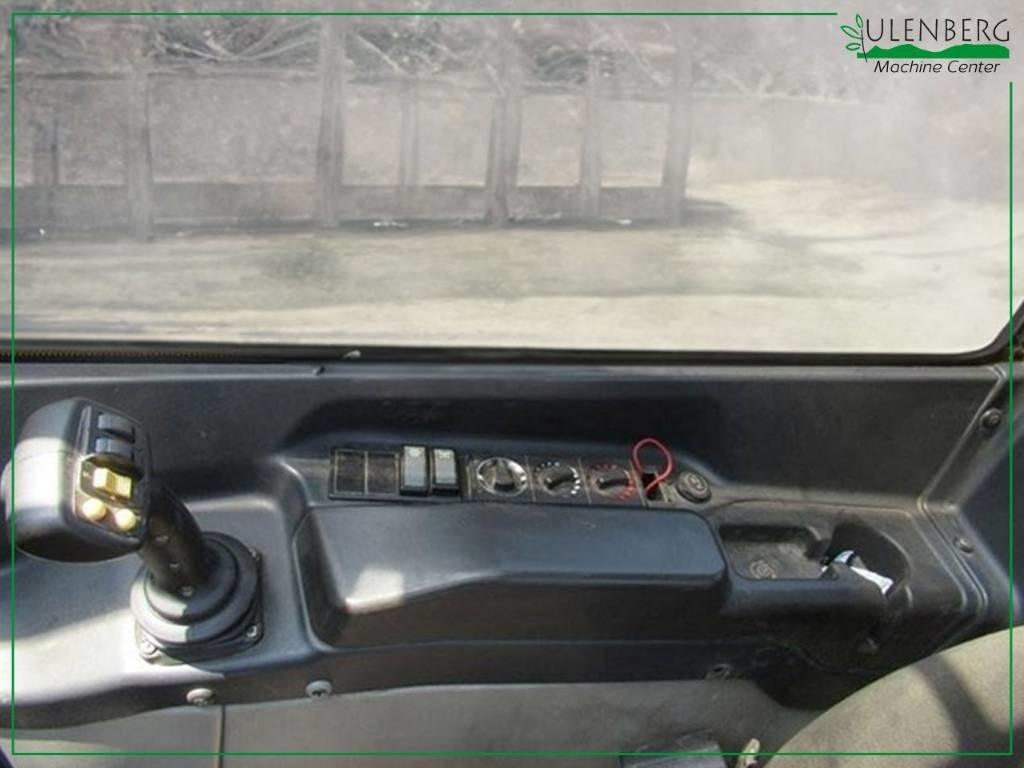 Телескопический погрузчик CAT TH 414C: фото 11 Телескопический погрузчик CAT TH 414C: фото 11