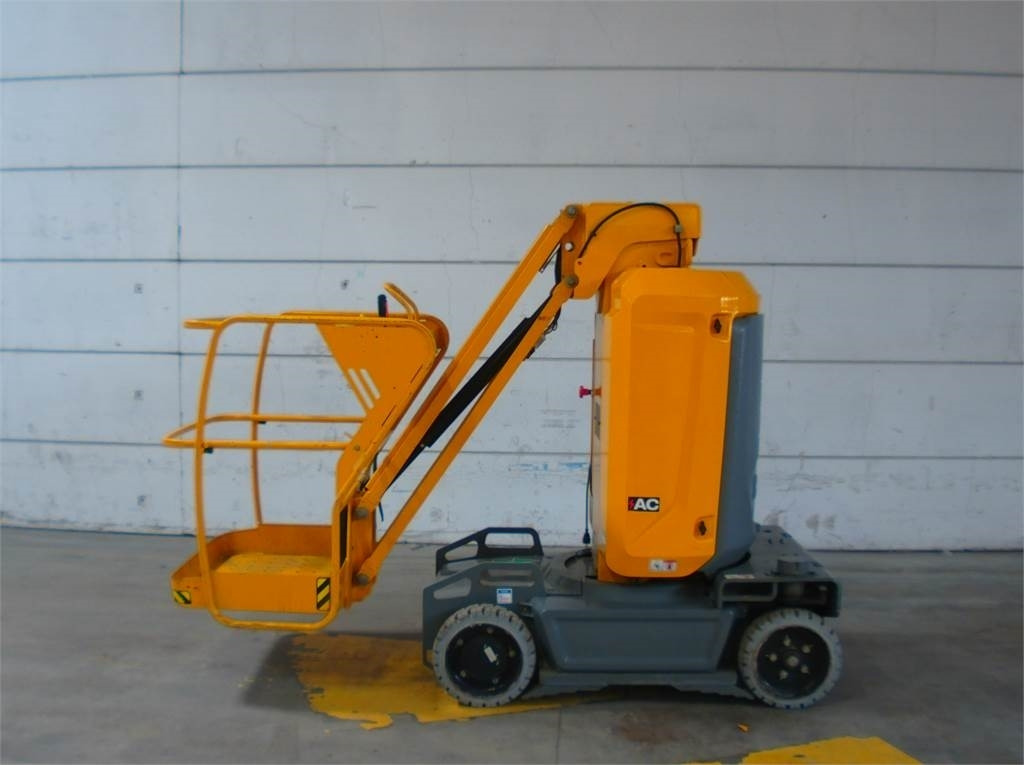 Haulotte STAR 10 - Вертикальный мачтовый подъемник: фото 1 Haulotte STAR 10 - Вертикальный мачтовый подъемник: фото 1