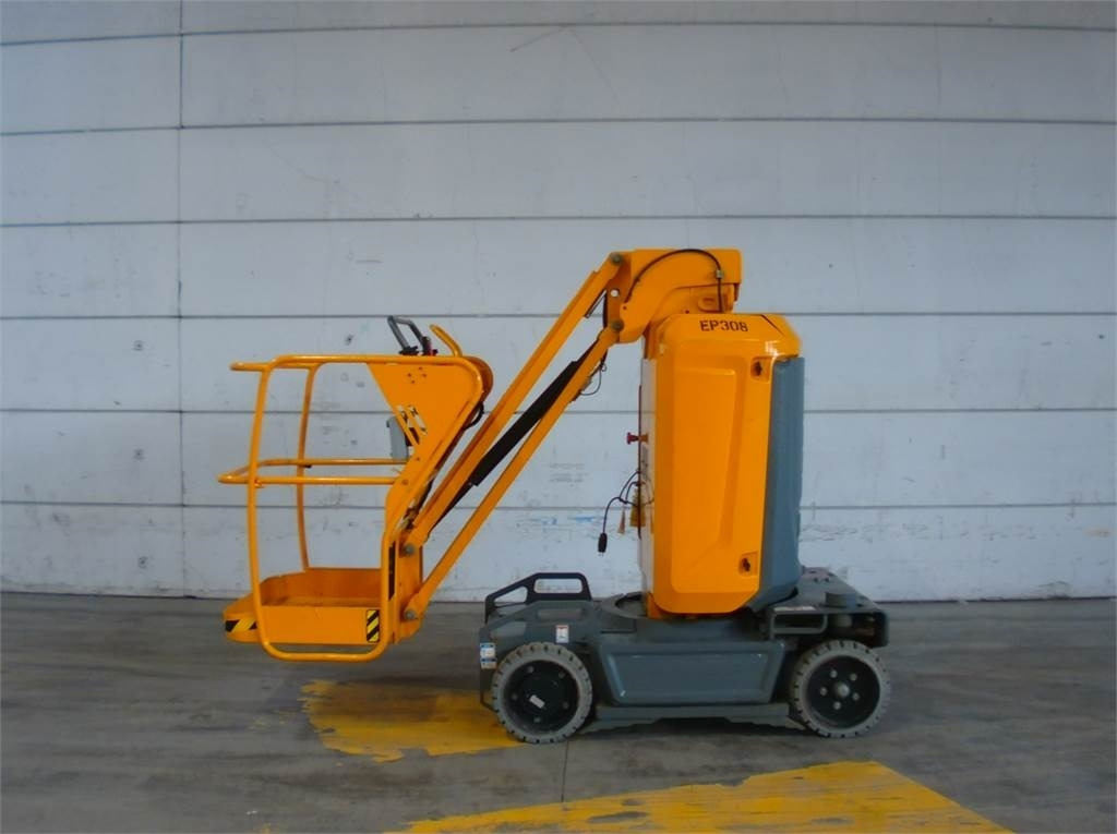 Haulotte STAR 10 - Вертикальный мачтовый подъемник: фото 1 Haulotte STAR 10 - Вертикальный мачтовый подъемник: фото 1