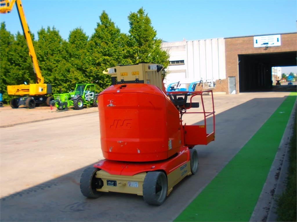 JLG Toucan 12E+ - Вертикальный мачтовый подъемник: фото 4 JLG Toucan 12E+ - Вертикальный мачтовый подъемник: фото 4