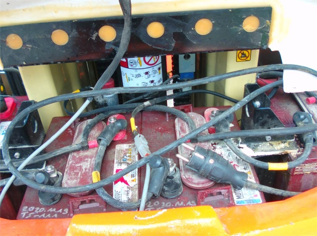 JLG Toucan 12E+ - Вертикальный мачтовый подъемник: фото 5 JLG Toucan 12E+ - Вертикальный мачтовый подъемник: фото 5