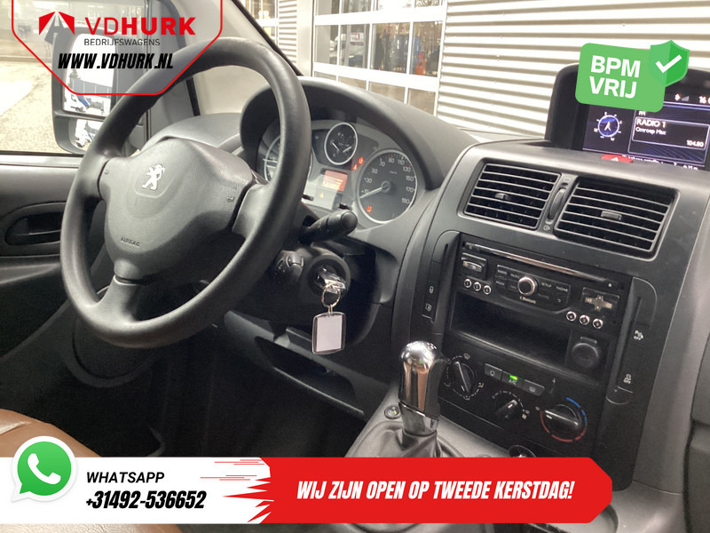 Peugeot Expert 2.0 HDI 165 pk Aut. L2 EXPORT Leder/ Imperiaal/ Airco/ Cruise/ PDC/ Trekhaak - Легковой фургон: фото 3 Peugeot Expert 2.0 HDI 165 pk Aut. L2 EXPORT Leder/ Imperiaal/ Airco/ Cruise/ PDC/ Trekhaak - Легковой фургон: фото 3