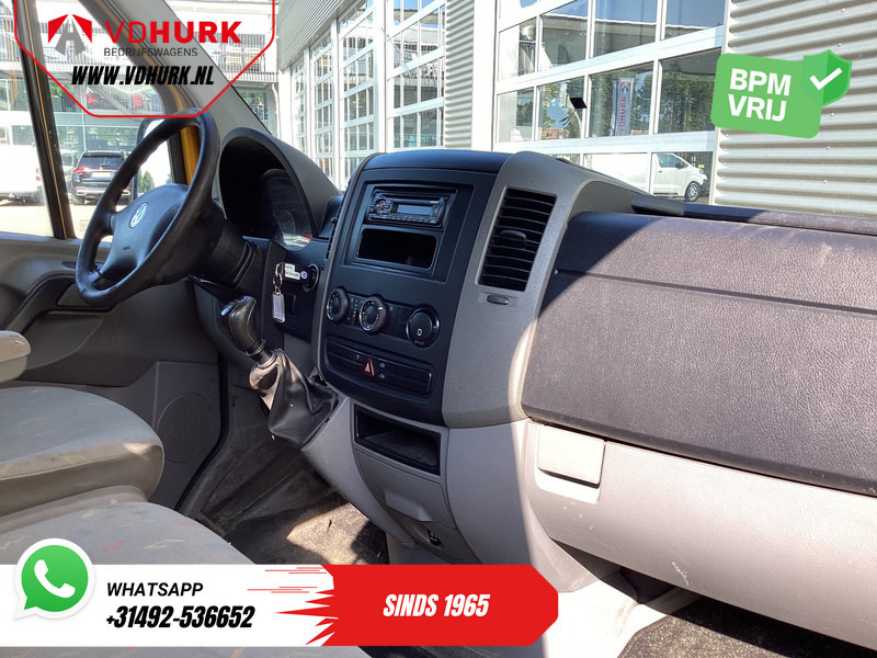 Volkswagen Crafter 32 2.5 TDI 136 pk L3H2 EXPORT ONLY DB Riem V.V./ 2.8t Trekgewicht/ Airco/ 270Gr.Deuren/ Trekhaak - Легковой фургон: фото 3 Volkswagen Crafter 32 2.5 TDI 136 pk L3H2 EXPORT ONLY DB Riem V.V./ 2.8t Trekgewicht/ Airco/ 270Gr.Deuren/ Trekhaak - Легковой фургон: фото 3