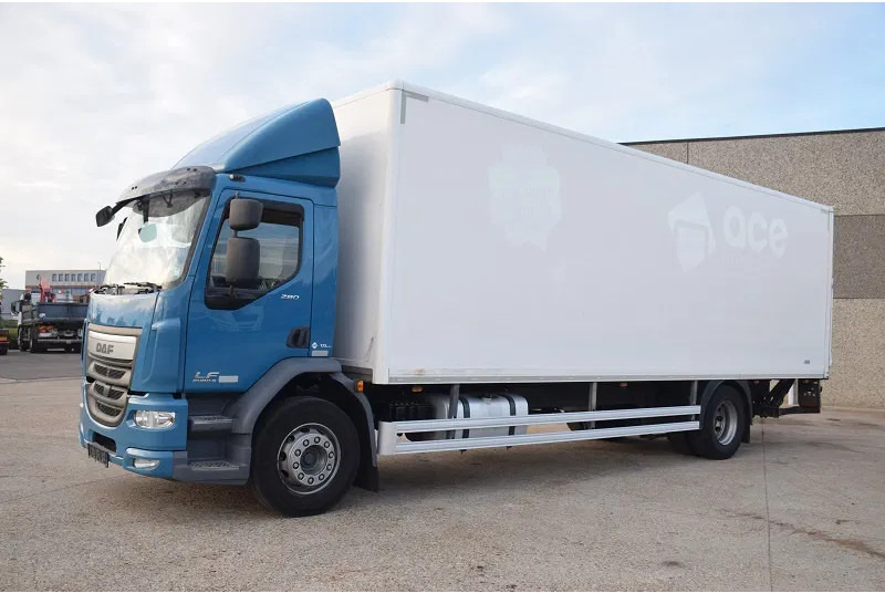 DAF LF 280 - Грузовик с закрытым кузовом: фото 3 DAF LF 280 - Грузовик с закрытым кузовом: фото 3