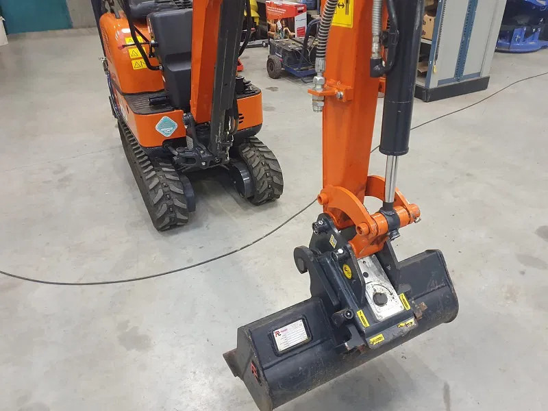 Hitachi ZX10U - 6 serie - 33 working hours - - Мини-экскаватор: фото 2 Hitachi ZX10U - 6 serie - 33 working hours - - Мини-экскаватор: фото 2