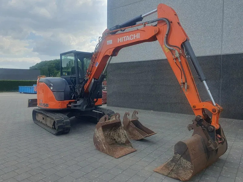 Hitachi ZX65 USB -5 A CLR - Гусеничный экскаватор: фото 1 Hitachi ZX65 USB -5 A CLR - Гусеничный экскаватор: фото 1