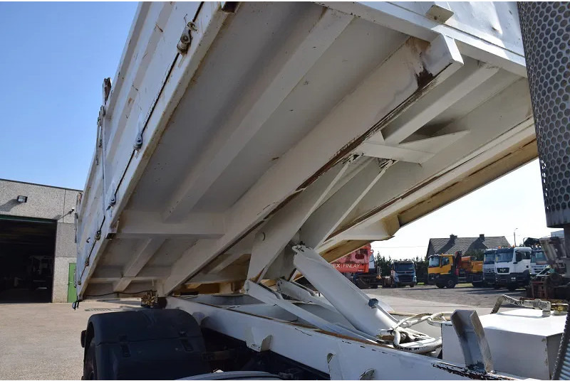 MAN TGA 19.310 - Самосвал: фото 4 MAN TGA 19.310 - Самосвал: фото 4