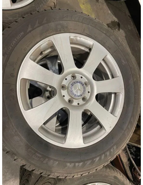 Bridgestone *Mercedes velgen 17 inch met Bridgestone banden*235/60 R17 - Шины и диски для Легковых автомобилей: фото 2 Bridgestone *Mercedes velgen 17 inch met Bridgestone banden*235/60 R17 - Шины и диски для Легковых автомобилей: фото 2
