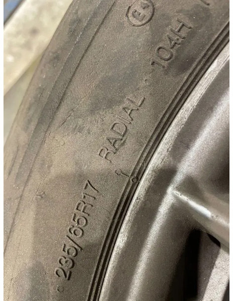 Continental Continental banden met velgen 235/65 R17 - Шины и диски для Легковых автомобилей: фото 4 Continental Continental banden met velgen 235/65 R17 - Шины и диски для Легковых автомобилей: фото 4