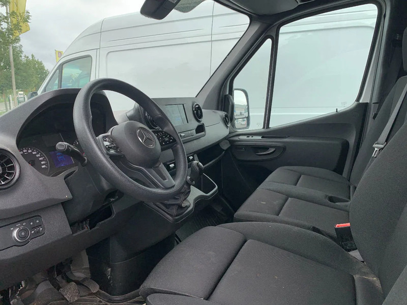 Mercedes-Benz Sprinter 317 CDI*L2H2*360°CAMERA*TEMPOMAT*NAVIGATIE*STOELVERWARMING* - Цельнометаллический фургон: фото 3 Mercedes-Benz Sprinter 317 CDI*L2H2*360°CAMERA*TEMPOMAT*NAVIGATIE*STOELVERWARMING* - Цельнометаллический фургон: фото 3