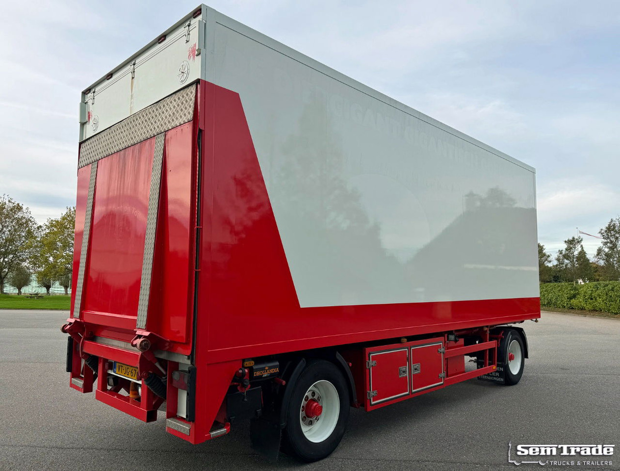 Heiwo Chassis + Isolated BOX 770x250x270 Inside Tail Lift Super Condition - Прицеп-фургон: фото 4 Heiwo Chassis + Isolated BOX 770x250x270 Inside Tail Lift Super Condition - Прицеп-фургон: фото 4
