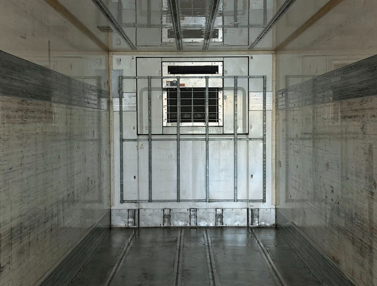 Полуприцеп-рефрижератор Renders VÉDÉCAR Carrier Maxima 1300 2X Steering Axle Tail Lift Belgium-Trailer: фото 17 Полуприцеп-рефрижератор Renders VÉDÉCAR Carrier Maxima 1300 2X Steering Axle Tail Lift Belgium-Trailer: фото 17