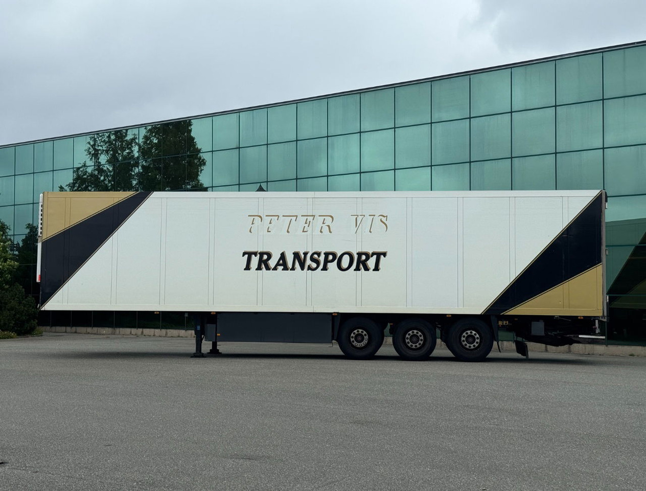 Schmitz Cargobull SKO24 Thermo King SL200e Only 8.900 Hours 270 CM High 250 CM Wide Disc Brakes Lift Axle NL Trailer - Полуприцеп-рефрижератор: фото 2 Schmitz Cargobull SKO24 Thermo King SL200e Only 8.900 Hours 270 CM High 250 CM Wide Disc Brakes Lift Axle NL Trailer - Полуприцеп-рефрижератор: фото 2