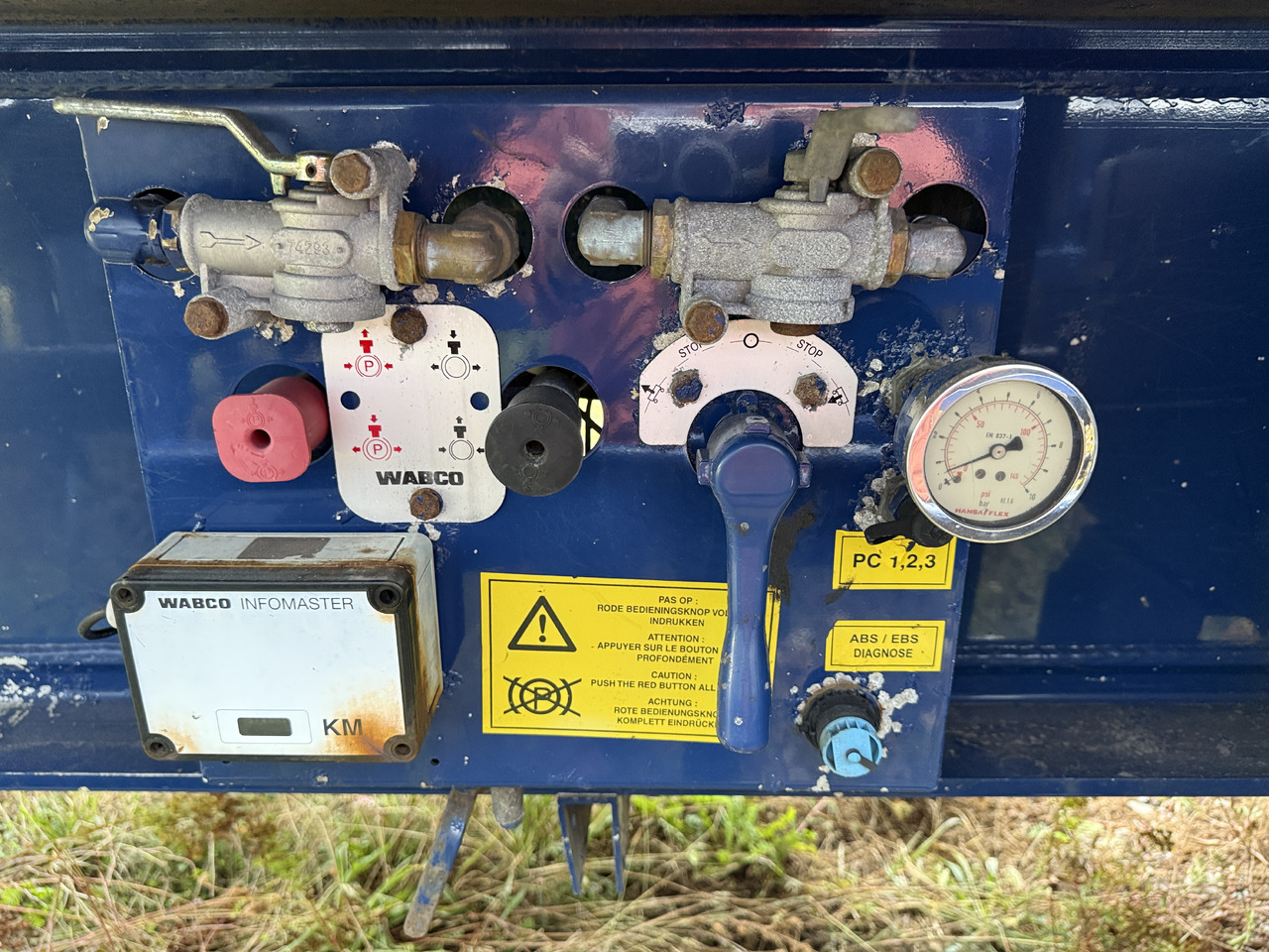 STAS 67m3 ADR classes EX II. FL. OX. AT - Самосвальный полуприцеп: фото 5 STAS 67m3 ADR classes EX II. FL. OX. AT - Самосвальный полуприцеп: фото 5