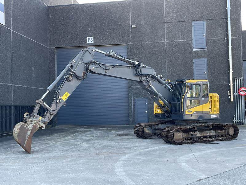 Volvo ECR 235 DL - Гусеничный экскаватор: фото 1 Volvo ECR 235 DL - Гусеничный экскаватор: фото 1