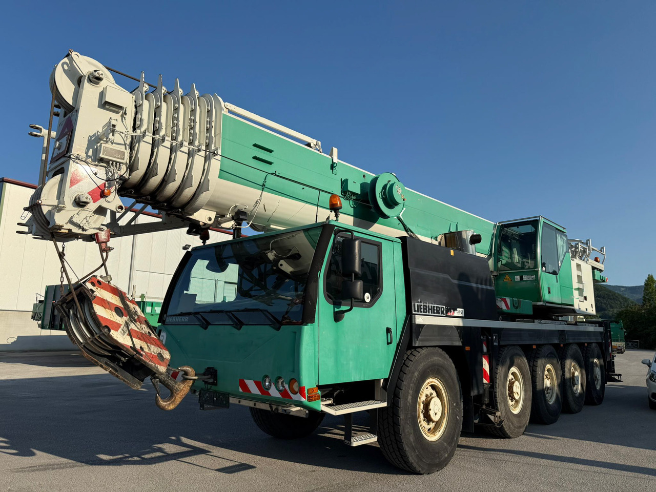 LIEBHERR LTM 1100-5.2 - Мобильный кран: фото 1 LIEBHERR LTM 1100-5.2 - Мобильный кран: фото 1