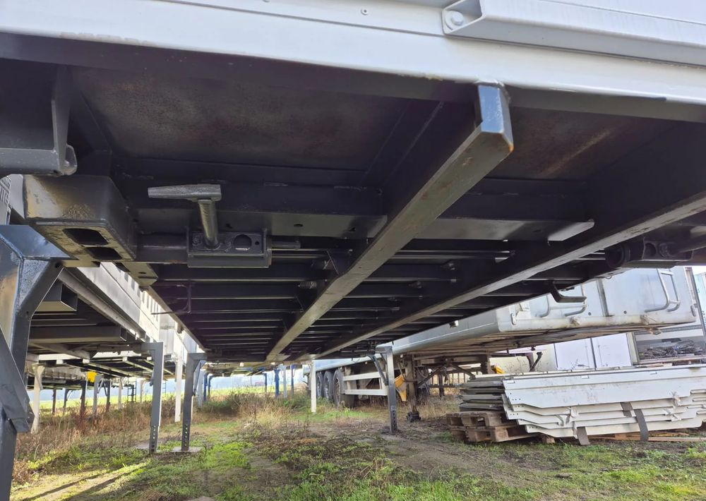 Тентованный кузов Krone: фото 6 Тентованный кузов Krone: фото 6