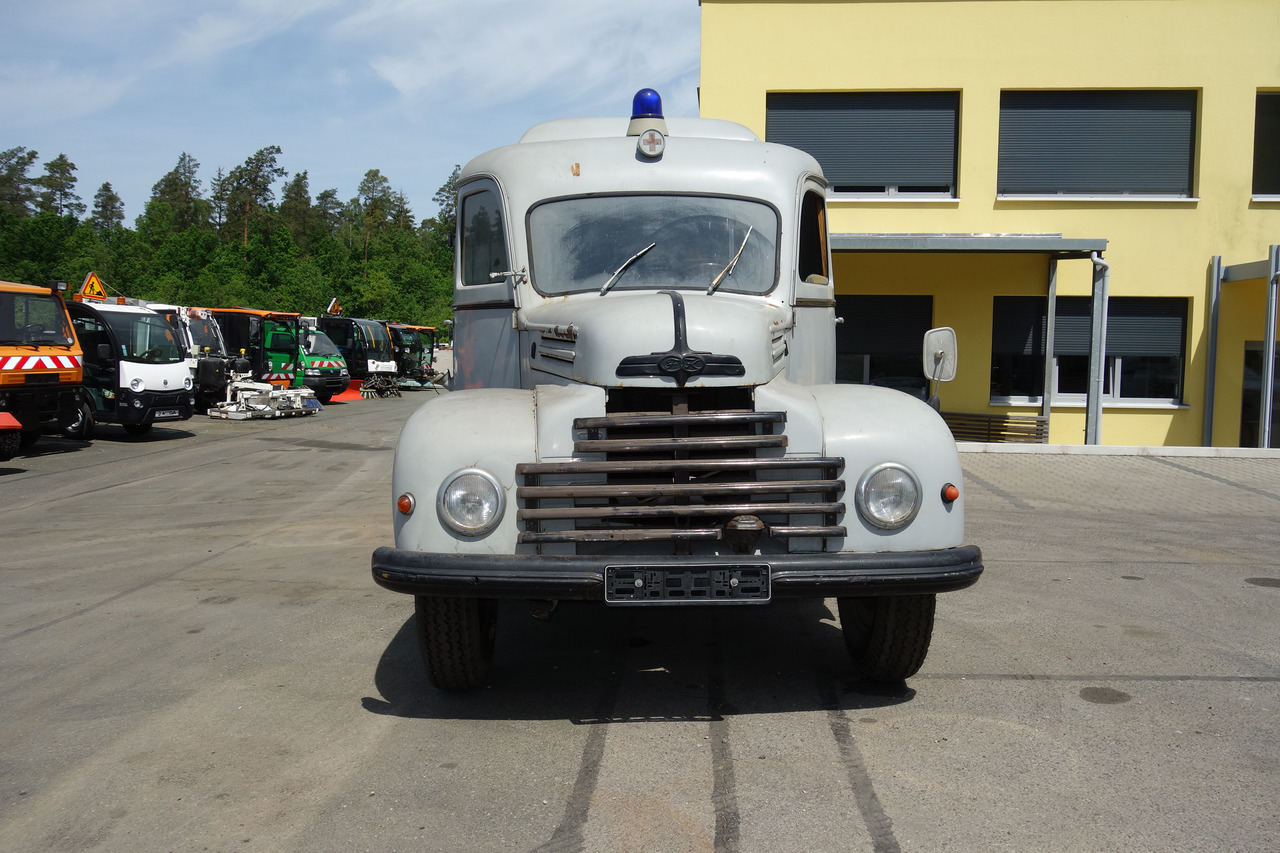 Машина скорой помощи FORD Ford FK 3500 V8 mit H-Kennzeichen Oldtimer: фото 9