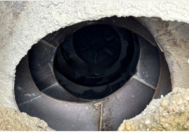 Iveco Trakker 450 +7m3 pumi - Бетононасос стационарный: фото 3 Iveco Trakker 450 +7m3 pumi - Бетононасос стационарный: фото 3