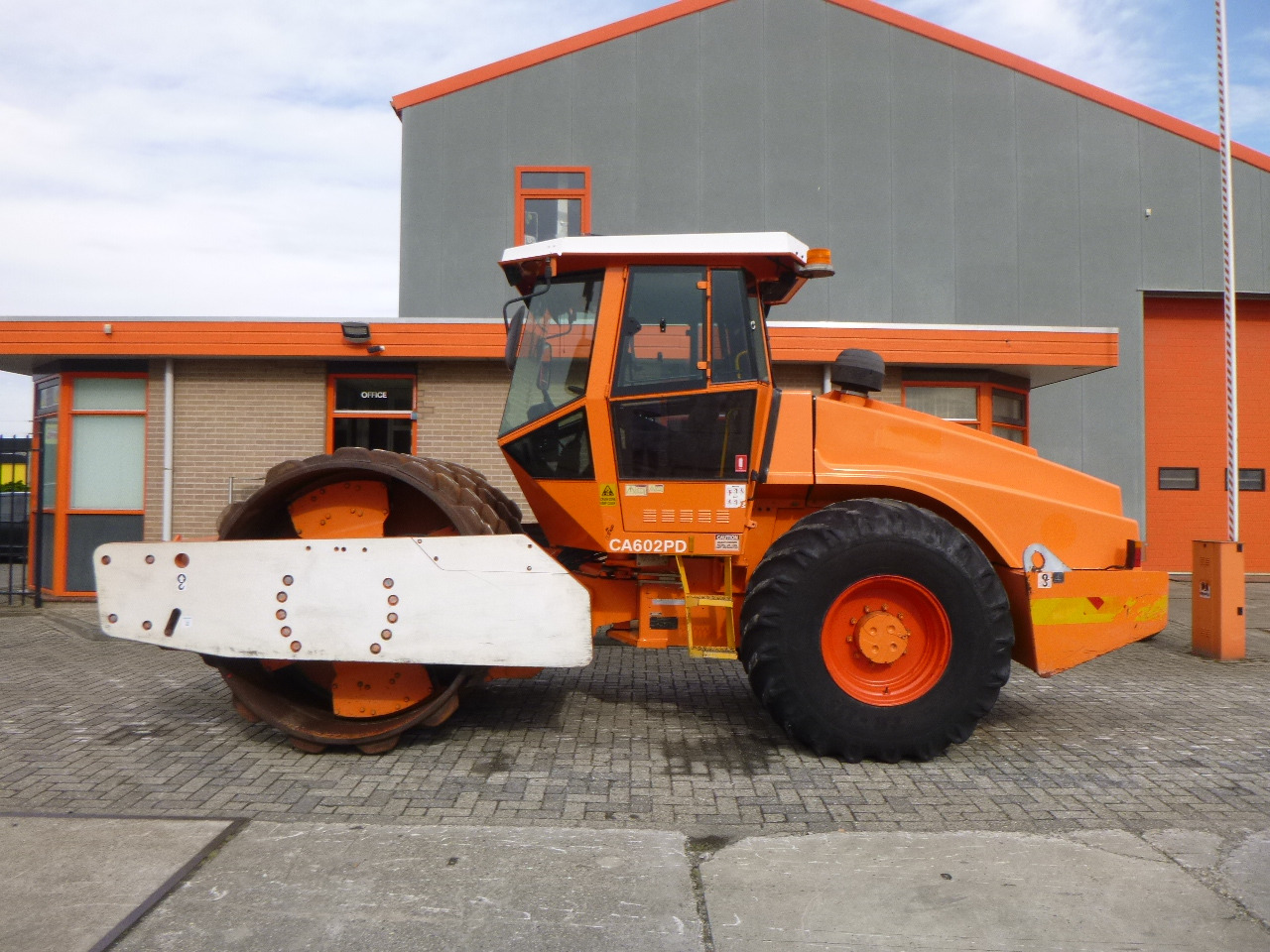 DYNAPAC CA602PD - Компактор: фото 1 DYNAPAC CA602PD - Компактор: фото 1