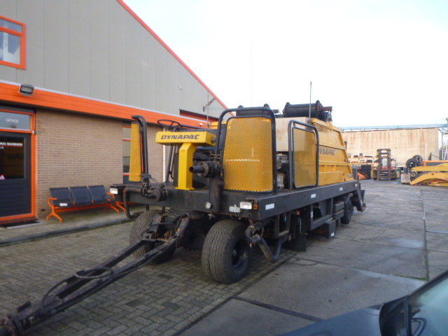 DYNAPAC HR21 Chip Spreader - Асфальтоукладочная техника: фото 4 DYNAPAC HR21 Chip Spreader - Асфальтоукладочная техника: фото 4