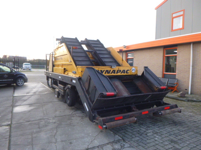 DYNAPAC HR21 Chip Spreader - Асфальтоукладочная техника: фото 3 DYNAPAC HR21 Chip Spreader - Асфальтоукладочная техника: фото 3