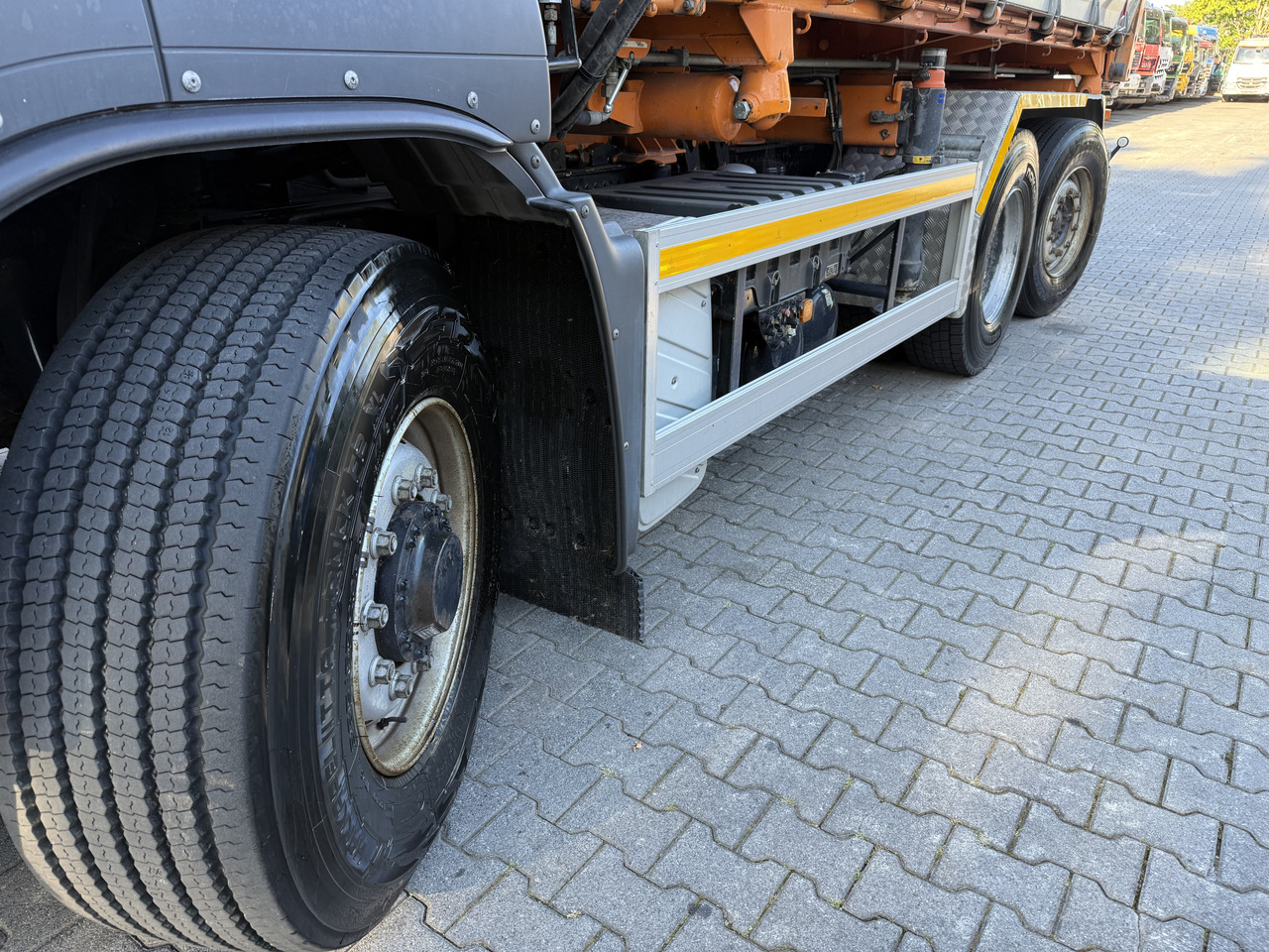 MAN TGS 28.400 6X4H-4 BL - Самосвал, Автоманипулятор: фото 3 MAN TGS 28.400 6X4H-4 BL - Самосвал, Автоманипулятор: фото 3