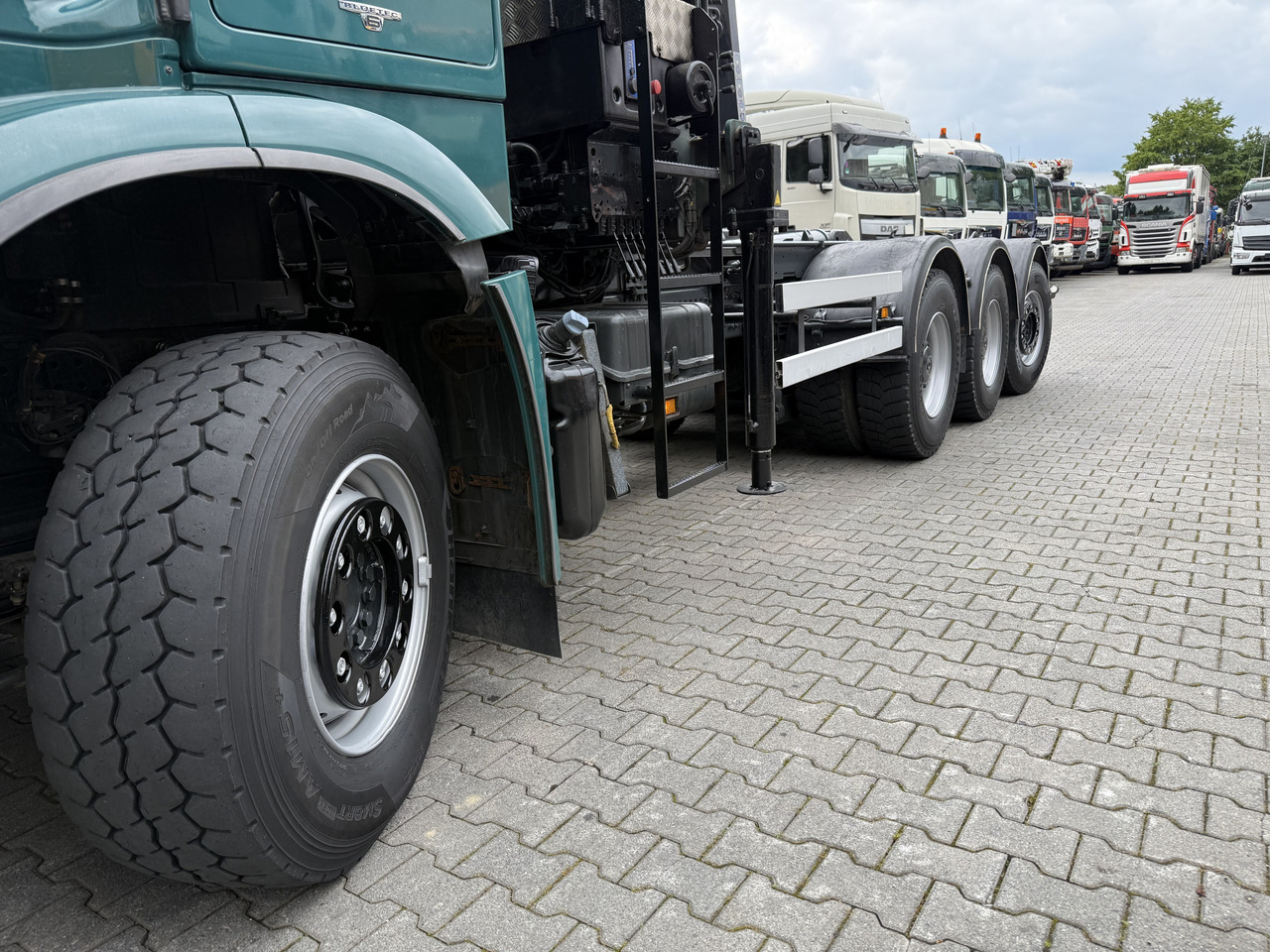 Крюковой мультилифт, Автоманипулятор Mercedes-Benz Arocs 3251 8X4 Haken mit Kran HMF 2620 K5: фото 14