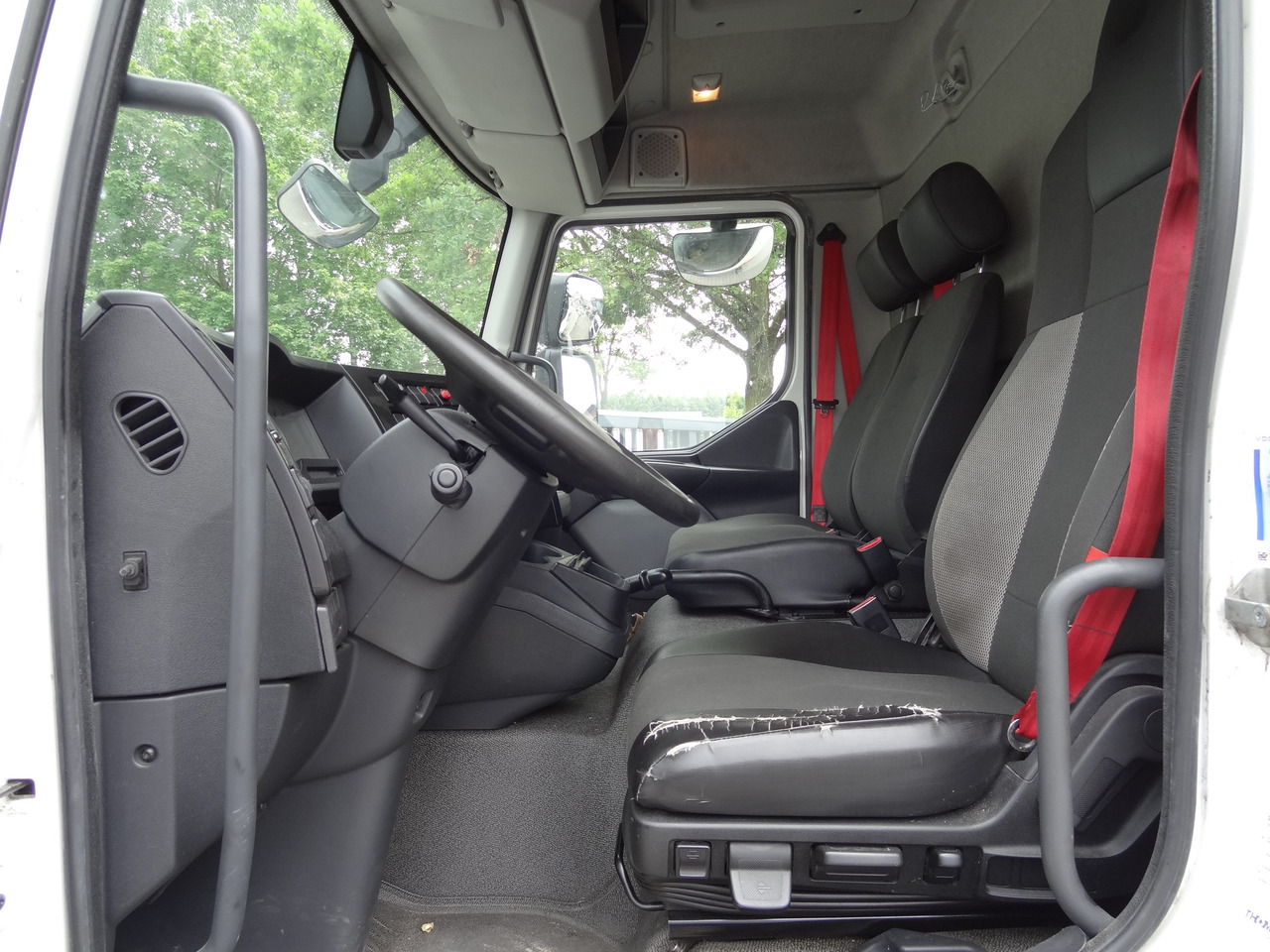 Renault D10.210 7m Koffer - Грузовик с закрытым кузовом: фото 5 Renault D10.210 7m Koffer - Грузовик с закрытым кузовом: фото 5