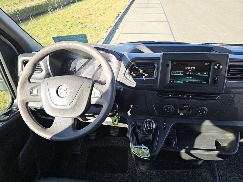 Фото интерьера 1: Малотоннажный бортовой грузовик Opel Movano 2.3 DUB CAB Open-Laadbak