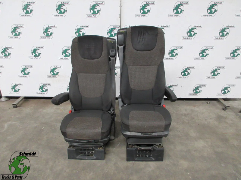 DAF 2104652//2105712// STOELEN SET DAF XF CF EURO 6 RECHTS EN LINKS - Сиденье для Грузовиков: фото 1 DAF 2104652//2105712// STOELEN SET DAF XF CF EURO 6 RECHTS EN LINKS - Сиденье для Грузовиков: фото 1