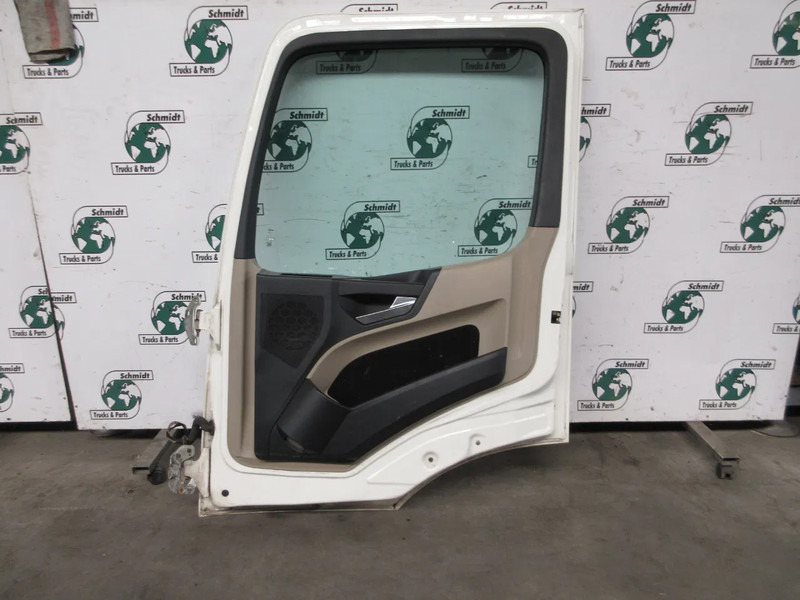 Mercedes-Benz A 960 720 26 03 DEUR MERCEDES MP4 RECHTS MODEL 2018 - Дверь и запчасти для Грузовиков: фото 4 Mercedes-Benz A 960 720 26 03 DEUR MERCEDES MP4 RECHTS MODEL 2018 - Дверь и запчасти для Грузовиков: фото 4