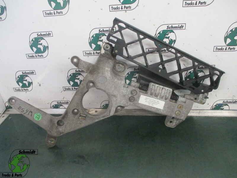 Mercedes-Benz A 960 885 08 45 BUMPER BRACKE MP 4 - Рама/ Шасси для Грузовиков: фото 1 Mercedes-Benz A 960 885 08 45 BUMPER BRACKE MP 4 - Рама/ Шасси для Грузовиков: фото 1