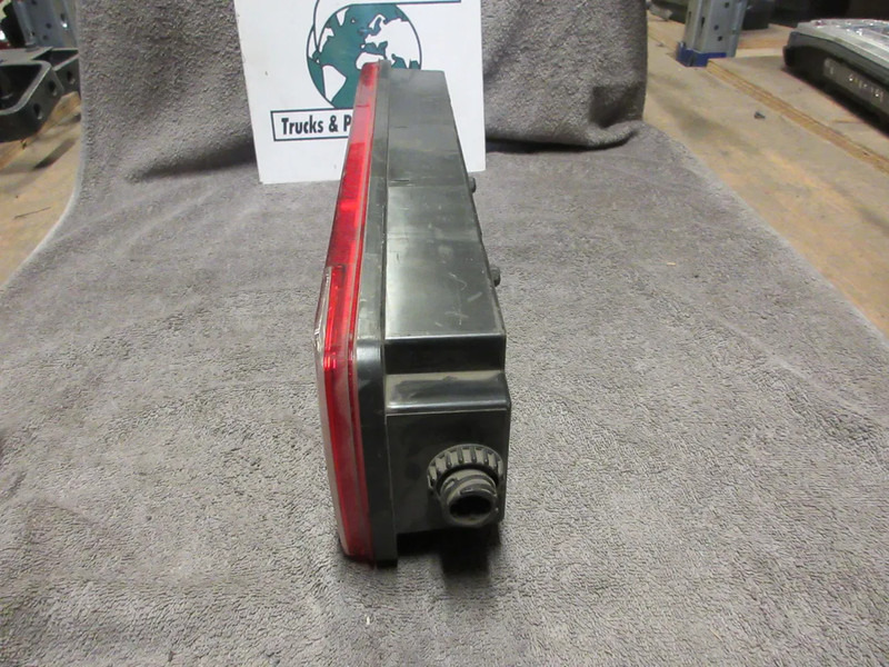 Scania 1498102 ACHTERLAMP SCANIA R SERIE MODEL EURO 5 - Задний фонарь для Грузовиков: фото 2 Scania 1498102 ACHTERLAMP SCANIA R SERIE MODEL EURO 5 - Задний фонарь для Грузовиков: фото 2