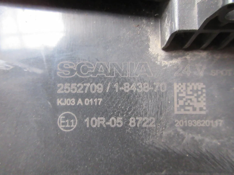 Scania 2552709 MISTLAMP SCANIA MODEL 2021 RECHTS R 410 - Противотуманная фара для Грузовиков: фото 2 Scania 2552709 MISTLAMP SCANIA MODEL 2021 RECHTS R 410 - Противотуманная фара для Грузовиков: фото 2