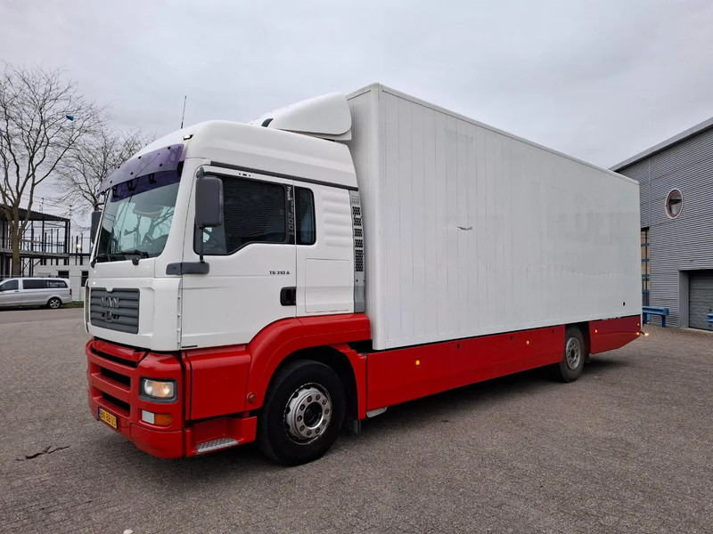 MAN TG310A / NL TRUCK / TUV:06-07-2026 / ONLY:249085 KM / SMART TACHO / 1SIDE OPEN / PLATFORM 2000 KG / AUTOMATIC / EURO-3 / 2002 - Грузовик с закрытым кузовом: фото 1 MAN TG310A / NL TRUCK / TUV:06-07-2026 / ONLY:249085 KM / SMART TACHO / 1SIDE OPEN / PLATFORM 2000 KG / AUTOMATIC / EURO-3 / 2002 - Грузовик с закрытым кузовом: фото 1