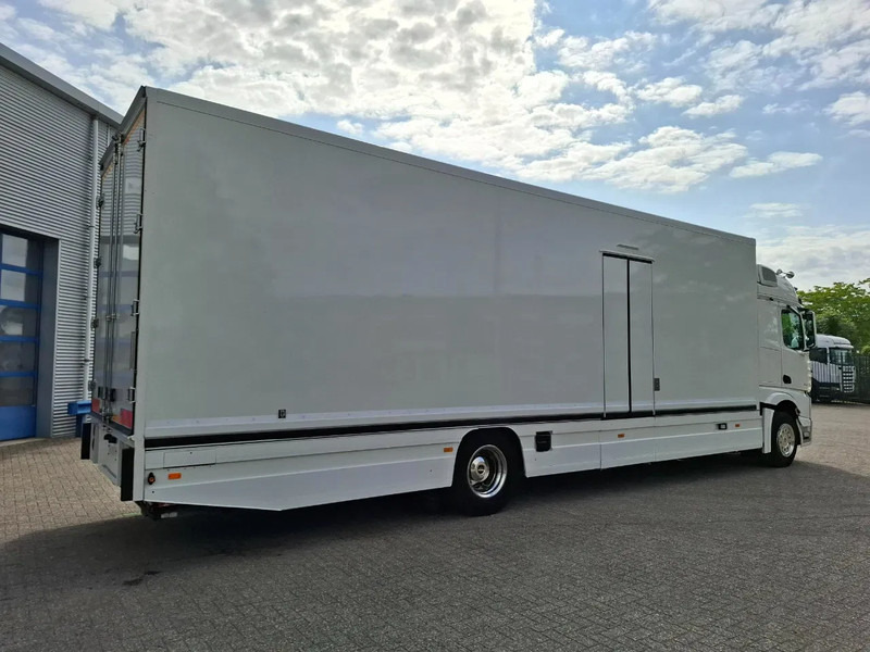 Mercedes-Benz Actros 1843 / GERMAN FLOWER TRUCK / 162021 KM / ISOLATED BOX / COOL & HEATED / NAVI / PLATFORM 1500 KG / TOP CONDITION / FULL-AI - Торговый грузовик: фото 5 Mercedes-Benz Actros 1843 / GERMAN FLOWER TRUCK / 162021 KM / ISOLATED BOX / COOL & HEATED / NAVI / PLATFORM 1500 KG / TOP CONDITION / FULL-AI - Торговый грузовик: фото 5