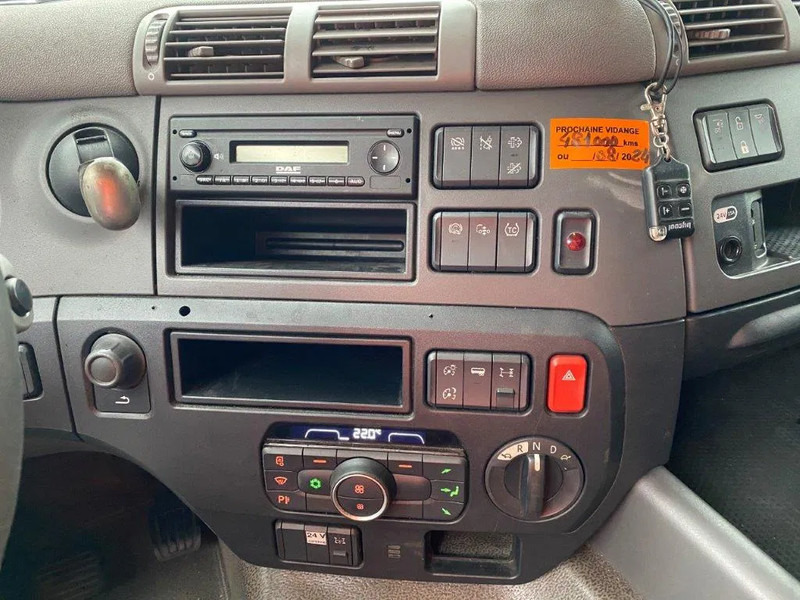 Тягач DAF CF450 / ADR / INTARDER / LWDS / ONLY:423325 KM / PARKCOOL / AUTOMATIC / EURO-6 / 2018: фото 15 Тягач DAF CF450 / ADR / INTARDER / LWDS / ONLY:423325 KM / PARKCOOL / AUTOMATIC / EURO-6 / 2018: фото 15