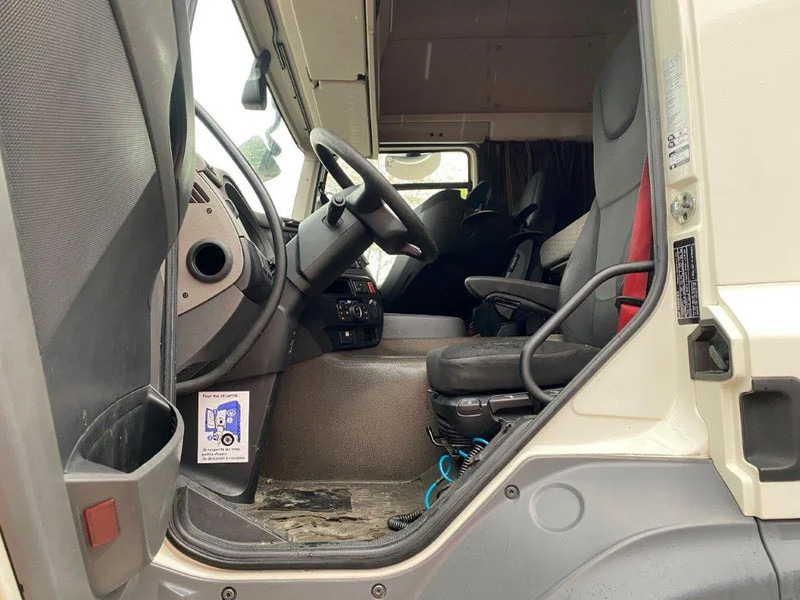 Тягач DAF CF450 / ADR / INTARDER / LWDS / ONLY:423325 KM / PARKCOOL / AUTOMATIC / EURO-6 / 2018: фото 10 Тягач DAF CF450 / ADR / INTARDER / LWDS / ONLY:423325 KM / PARKCOOL / AUTOMATIC / EURO-6 / 2018: фото 10