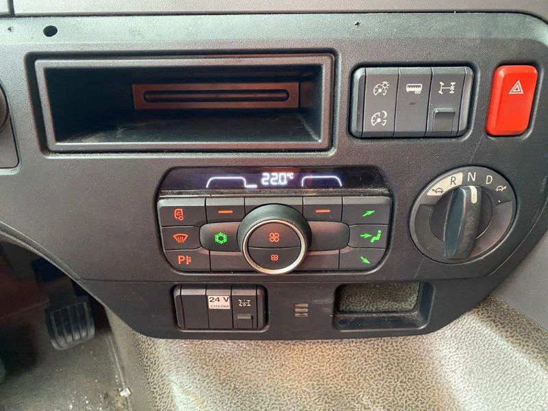 Тягач DAF CF450 / ADR / INTARDER / LWDS / ONLY:423325 KM / PARKCOOL / AUTOMATIC / EURO-6 / 2018: фото 17 Тягач DAF CF450 / ADR / INTARDER / LWDS / ONLY:423325 KM / PARKCOOL / AUTOMATIC / EURO-6 / 2018: фото 17