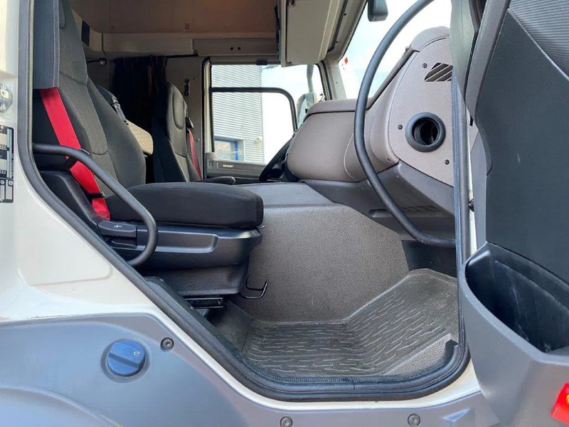 Тягач DAF CF450 / ADR / INTARDER / LWDS / ONLY:423325 KM / PARKCOOL / AUTOMATIC / EURO-6 / 2018: фото 20 Тягач DAF CF450 / ADR / INTARDER / LWDS / ONLY:423325 KM / PARKCOOL / AUTOMATIC / EURO-6 / 2018: фото 20