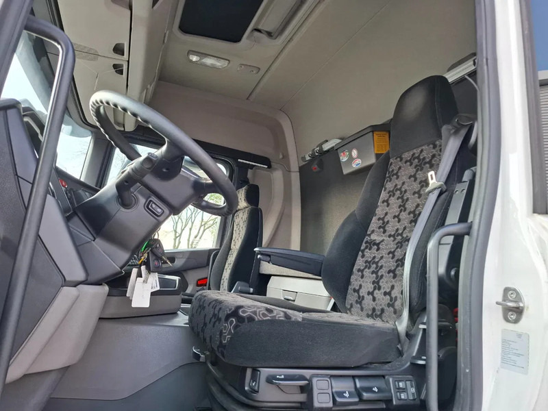 Тягач Scania NGS G340 / RETARDER / ONLY:541696 KM / TUV:01-03-2026 / CLEAN NL TRUCK / LWDS / LNG / AUTOMATIC / EURO-6 / 2019: фото 11