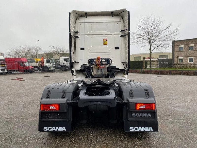 Scania R520 / AUTOMATIC / NAVI /LWDS / PARK-COOL / EURO-6 / 2017 - Тягач: фото 4 Scania R520 / AUTOMATIC / NAVI /LWDS / PARK-COOL / EURO-6 / 2017 - Тягач: фото 4