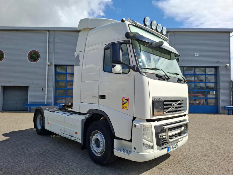 Volvo FH13-540 / HYDRAULICS / VEB+ / TUV:01-04-2026 / FRIDGE / AIRCO / SIDESKIRTS / AUTOMATIC / EURO-5 / 2012 - Тягач: фото 2 Volvo FH13-540 / HYDRAULICS / VEB+ / TUV:01-04-2026 / FRIDGE / AIRCO / SIDESKIRTS / AUTOMATIC / EURO-5 / 2012 - Тягач: фото 2