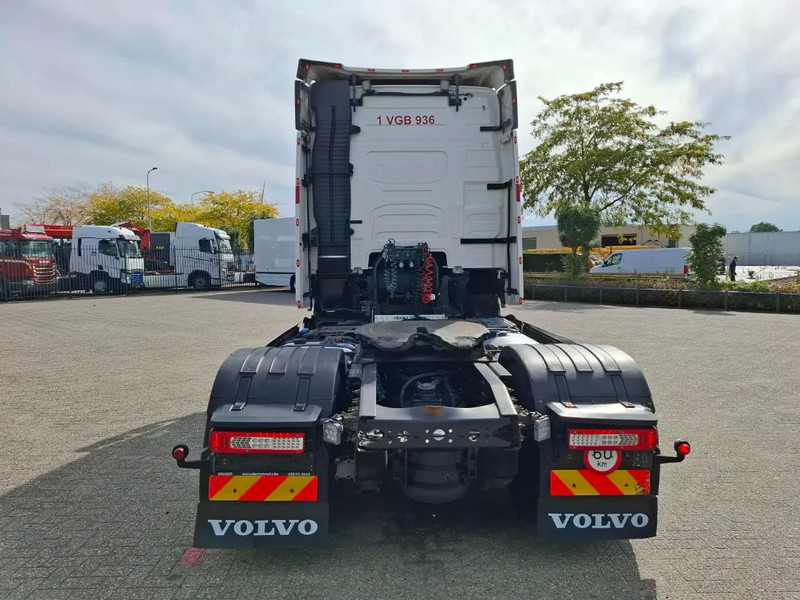 Volvo FH4-460 / VEB+ / HYDRAULICS / TUV:31-10-2025 / GEN2 V2 SMART TACHO / LWDS / SIDESKIRTS / FRIDGE / EURO-6 / 2018 - Тягач: фото 4 Volvo FH4-460 / VEB+ / HYDRAULICS / TUV:31-10-2025 / GEN2 V2 SMART TACHO / LWDS / SIDESKIRTS / FRIDGE / EURO-6 / 2018 - Тягач: фото 4