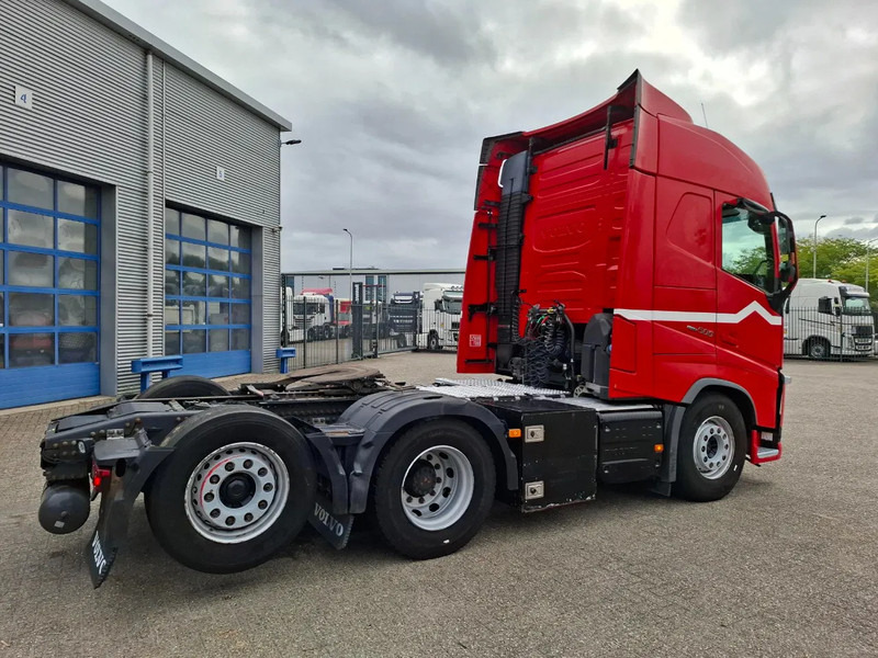 Volvo FH4-500 / VEB+ / ACC / LWDS / FULL-AIR / LIFT AXLE / 705064 KM / FRIDGE / AUTOMATIC / EURO-6 / 2018 - Тягач: фото 5 Volvo FH4-500 / VEB+ / ACC / LWDS / FULL-AIR / LIFT AXLE / 705064 KM / FRIDGE / AUTOMATIC / EURO-6 / 2018 - Тягач: фото 5
