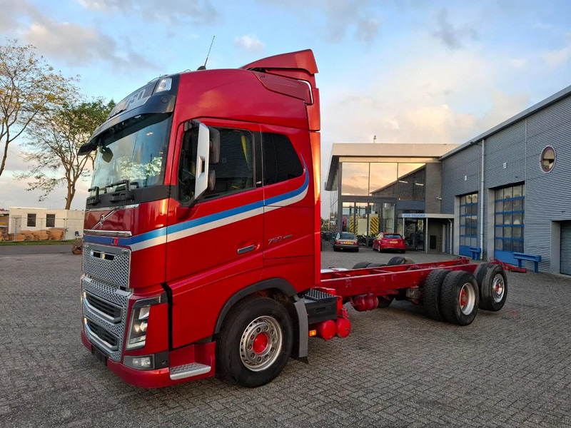 Volvo FH16-750 / BIG AXLE / VEB+ / ONLY:679711 KM / TECHNICAL 70TON / 9TON FRONT AXLE / INLINER / FULL-AIR / AUTOMATIC / EURO-6 / 2018 - Грузовик-шасси: фото 1 Volvo FH16-750 / BIG AXLE / VEB+ / ONLY:679711 KM / TECHNICAL 70TON / 9TON FRONT AXLE / INLINER / FULL-AIR / AUTOMATIC / EURO-6 / 2018 - Грузовик-шасси: фото 1