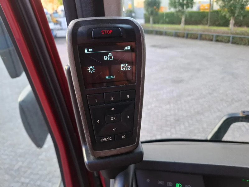 Volvo FH16-750 / BIG AXLE / VEB+ / ONLY:679711 KM / TECHNICAL 70TON / 9TON FRONT AXLE / INLINER / FULL-AIR / AUTOMATIC / EURO-6 / 2018 в лизинг Volvo FH16-750 / BIG AXLE / VEB+ / ONLY:679711 KM / TECHNICAL 70TON / 9TON FRONT AXLE / INLINER / FULL-AIR / AUTOMATIC / EURO-6 / 2018: фото 16