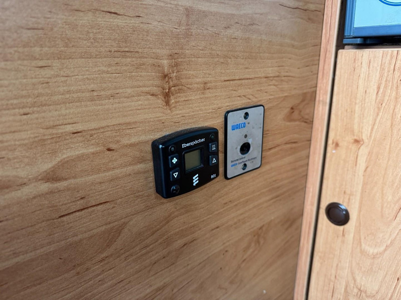 Цельнометаллический фургон Mercedes-Benz 319 L2/H1 BF3 Begleit-/Convooi-/Begleiding-/Camper: фото 12 Цельнометаллический фургон Mercedes-Benz 319 L2/H1 BF3 Begleit-/Convooi-/Begleiding-/Camper: фото 12