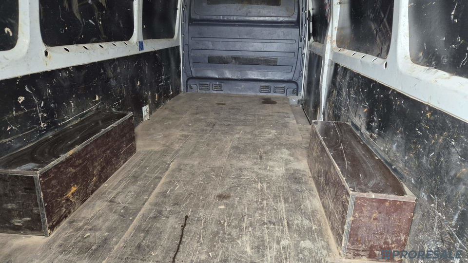 VOLKSWAGEN CRAFTER 2,0 TDi 100 kW skříňový - Малотоннажный фургон: фото 4 VOLKSWAGEN CRAFTER 2,0 TDi 100 kW skříňový - Малотоннажный фургон: фото 4